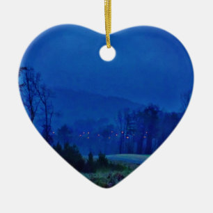 Lichter in einem blauen Berg-Nebel Keramik Ornament