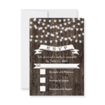 Lichterfolge auf Holz und Banner Hochzeit RSVP