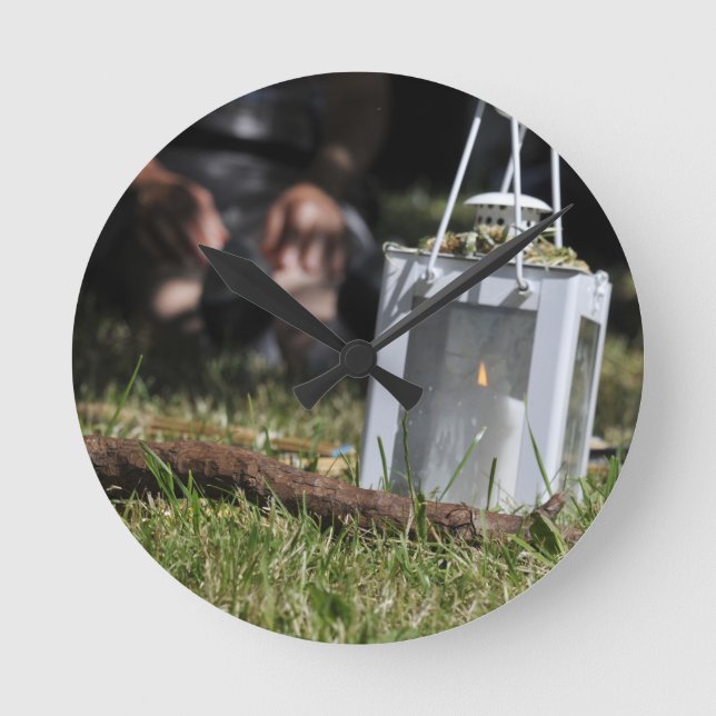 Lichtstrahlen Runde Wanduhr (Vorderseite)