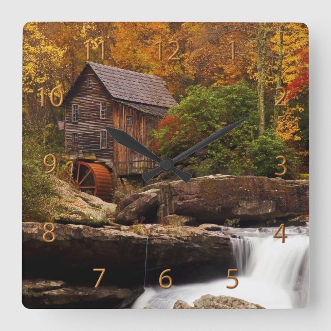 Lichtungs-Nebenfluss-Mahlgut-Mühle Quadratische Wanduhr (Vorderseite)