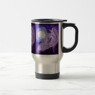 Licorne à ailes devant la tasse de voyage de lune