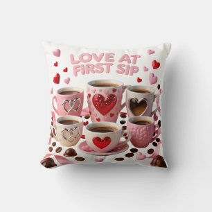 Liebe auf den ersten Schluck Fünf Kaffeetassen Her Kissen