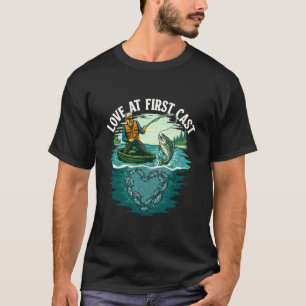 Liebe auf den ersten Wurf - Angel-Liebhaber Fische T-Shirt