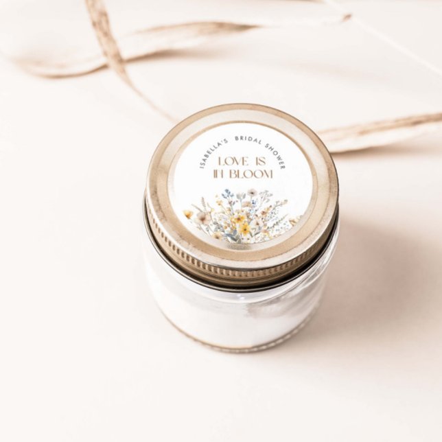 Liebe befindet sich im Brautparty der Wildblume Runder Aufkleber (Von Creator hochgeladen)