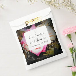 Liebe befindet sich in den Gastgeschenk Hochzeit-T Geschenktütchen