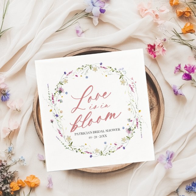 Liebe befindet sich in der Wildblume des Brautpart Serviette (Von Creator hochgeladen)