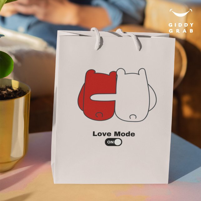 Liebe bei Niedlichen Bärenpaaren Mittlere Geschenktüte (Von Creator hochgeladen)