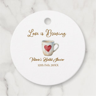 Liebe brodelt weiße Kaffeetasse Herz Brautparty Geschenkanhänger