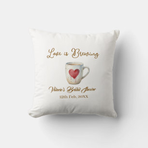Liebe brodelt weiße Kaffeetasse Herz Brautparty Kissen