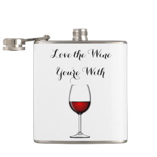 Liebe der Wein sind Sie mit Flachmann
