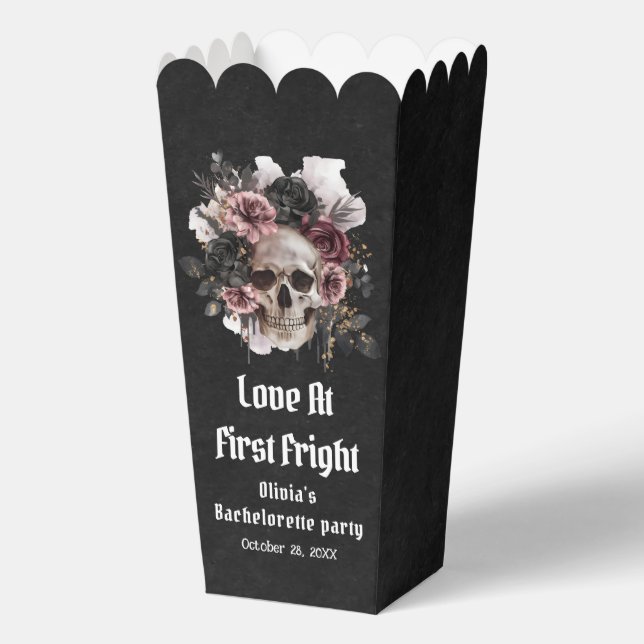 Liebe des Blumenschädels am ersten Fright Bachelor Geschenkschachtel (Vorderseite)