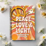Liebe des Friedens Licht und Zerstörung des Patria Planer<br><div class="desc">Peace Liebe Light and Destroy the Patriarchy Planner - Weit weg von Leuten, graben Sie diesen Ausblick 60er Frieden, Liebe und Lichtplaner. Mit psychedelischen Farben und einem milden Friedenszeichen. Nur der eindrucksvollste Planer, um Ihre wichtigen Termine behalten und jedem Ihren freien Hippie-Geist zu zeigen. Nehmen Sie ein Gas und vergessen...</div>