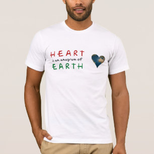 Liebe des herzenförmigen Erdanagramms T-Shirt