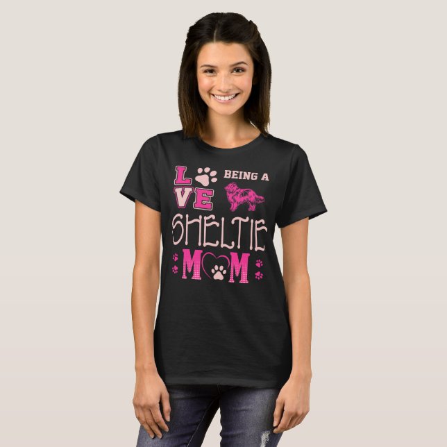 Liebe, die Sheltie Mama-Geschenk ist T-Shirt (Vorne ganz)