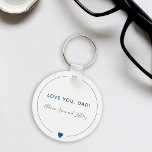 Liebe du Papa einfache moderne Typografie blaue He Schlüsselanhänger<br><div class="desc">Einfache moderne Typografie Skript-LIEBE YOU VATER personalisierte Handschrift Signatur Schlüsselanhänger für Ihren Vater mit einem blauen Kreis mit zwei kleinen Herzen.           könnte ein hübsches Pflichtereignis für Papa am Vatertag,  Geburtstag,  Weihnachten oder bei jedem anderen Anlass sein.</div>