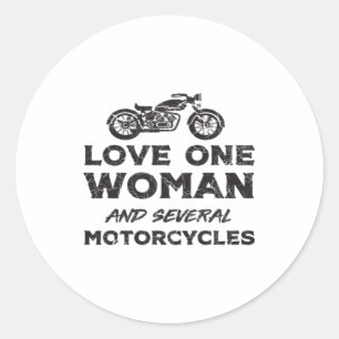 Liebe eine Frau und mehrere Motorräder Essential Runder Aufkleber