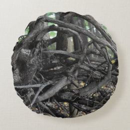 Liebe eines gefallenen Baumes Rundes Kissen