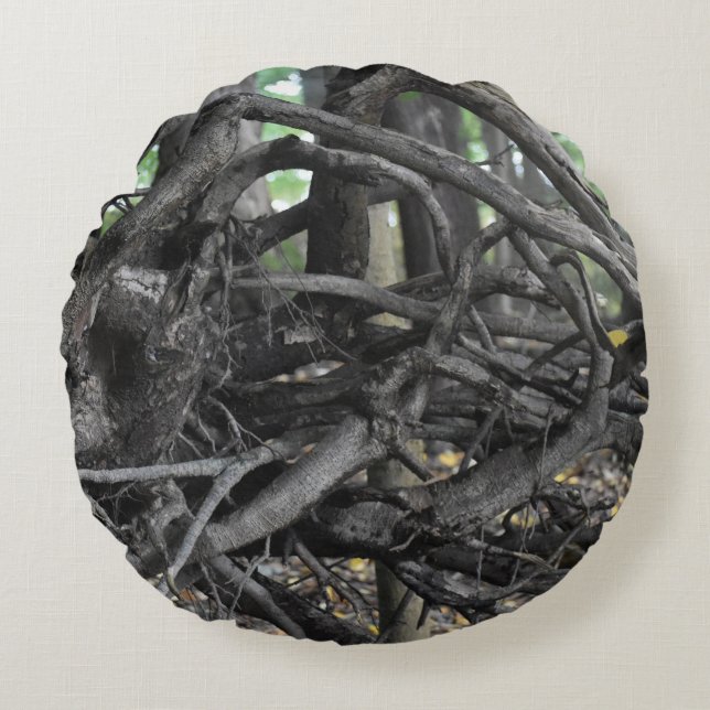 Liebe eines gefallenen Baumes Rundes Kissen (Vorderseite)