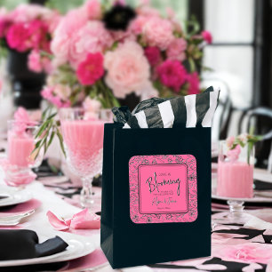 Liebe erblüht in rosa und schwarzer floraler Braut Quadratischer Aufkleber