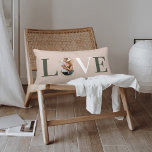 Liebe Freude Modernes geometrisches Foto Lendenkissen<br><div class="desc">Modern and stylish Christmas theme love throw pillow design. The design feature the word "LOVE" with the letter "O" created with your own personalized family foto. Modern Gold Geometric Konzentríc Circle Frames the Foto. The reverse side feature a modern falsch gold geometric konzentríc circle pattern with Love & Joy. Stylish...</div>