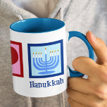 Liebe für niedlichen Frieden Hanukkah Menorah Blue Tasse<br><div class="desc">Die Liebe Hanukkah ist ein Geschenk für einen jüdischen Menschen,  der Chanukah gerne feiert. Ein hübsches Friedenszeichen,  ein Herz und eine wunderschöne Menorah.</div>