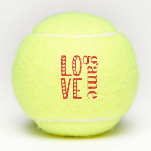 Liebe Game - Niedlich Hearts Typografie Valentinst Tennisbälle