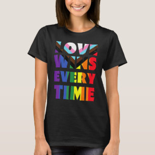 Liebe gewinnt jedes Mal Lgbtqia+ Regenbogenflagge  T-Shirt