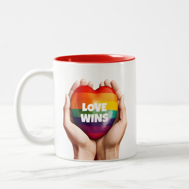 Liebe gewinnt LGBT-Gay Pride Zweifarbige Tasse (Links)