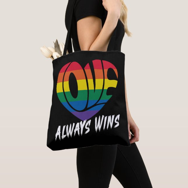 Liebe gewinnt LGBTQ-Stolz Tasche (Von Nahem)