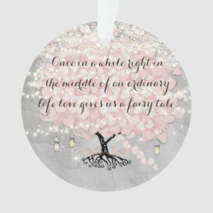 Liebe gibt uns Märchen Herz Blatt Baum Hochzeit O Ornament