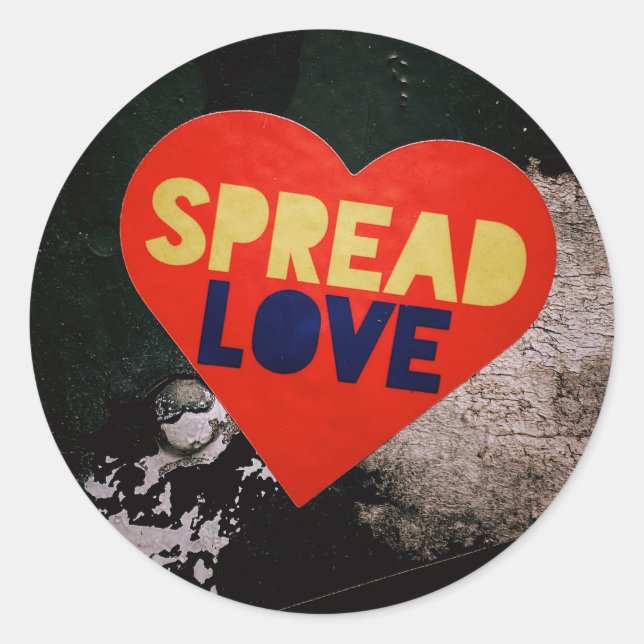 Liebe Heftsticker auf der Grunge-Wand Runder Aufkleber (Vorderseite)