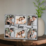 Liebe Herzfamilienfoto Collage Elegantes Skript Fotoplatte<br><div class="desc">Feiern Sie Erinnerungen mit unserer Liebe Heart Family Foto Collage Elegant Script Plaque. Dieser schicke, stilvolle und herzliche Sake zeigt die Liebe in Ihrer Familie. Elegante, moderne und individuell gestaltbare Collage aus Foto, perfekt für besondere Anlässe wie den Valentinstag, den Vatertag, den Muttertag, ein Geschenk für Großeltern oder ein Geschenk...</div>