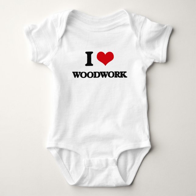 Liebe I Holzarbeit Baby Strampler (Vorderseite)