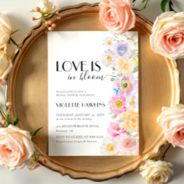 Liebe im blühenden Frühlingsblütenblütenblümchen B Einladung