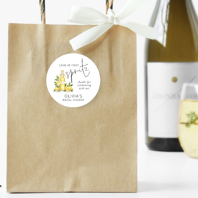 Liebe im ersten Spritz Brautparty Danke Runder Aufkleber (Von Creator hochgeladen)