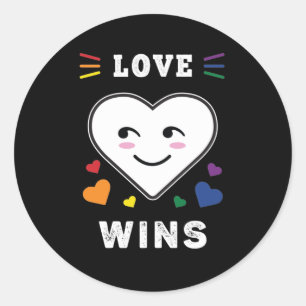 Liebe im Herzen gewinnt LGBTQ-Gay Pride Runder Aufkleber