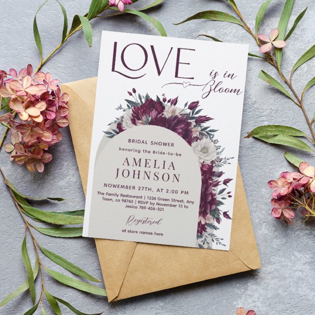 Liebe in Bloom Blume Burgund Cream Brautparty Einladung (Von Creator hochgeladen)