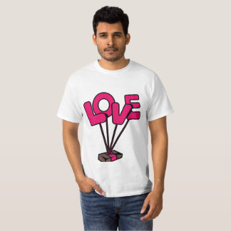 "Liebe in jedem Aufkleber". Liebe Aufkleber T - Sh T-Shirt