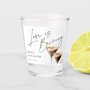 Liebe ist Brauen Elegante Brautparty Schnapsglas