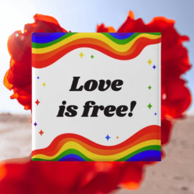 Liebe ist frei: Regenbogen-Stolz-Button Button (Von Creator hochgeladen)