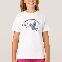 Liebe ist geduldig süße Biene und Kolibri Schrift