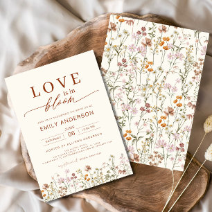 Liebe ist im Brautparty Bloom Wildblume Einladung