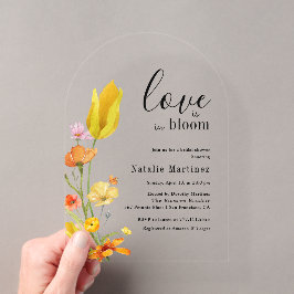 Liebe ist im Brautparty der Bloom Spring Wildblume Acryleinladungen