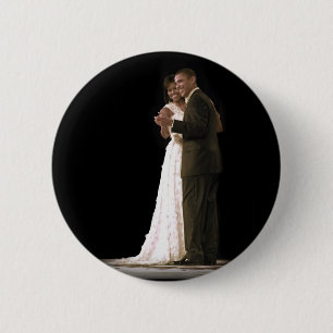 Liebe ist in der Luft, das erste Paar-Tanzen Button