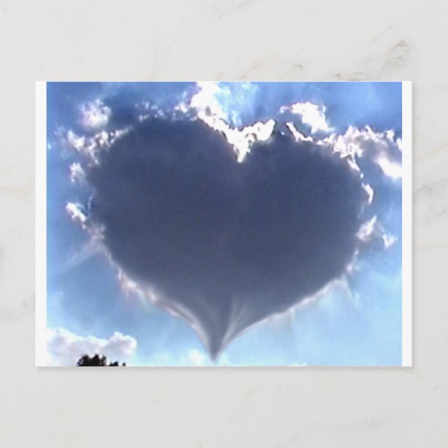 Liebe ist in der Luft: Herz geformt Wolke: Hochzei Postkarte (Vorderseite)
