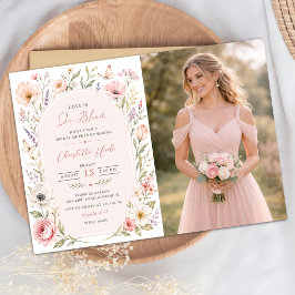 Liebe ist in voller Blüte Florale Hochzeitsdusche  Einladung