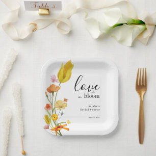 Liebe ist in voller Blüte Frühling Wildblumen Brau Pappteller
