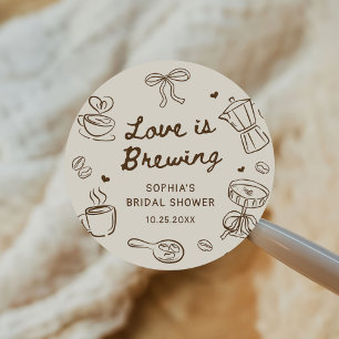 Liebe ist Kaffee Brauen Handgezeichnete Brautparty Runder Aufkleber