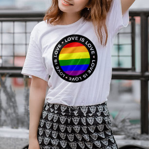Liebe ist Liebe: Regenbogenflagge im Kreis T-Shirt