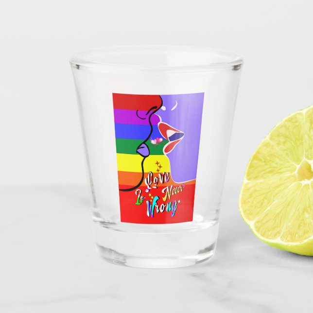 Liebe ist nie falscher Stolz Schnapsglas (Vorderseite)